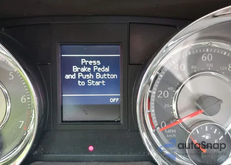 2015 Chrysler Town & Country Touring из США, поврежденный, VIN 2C4RC1BG1FR740265